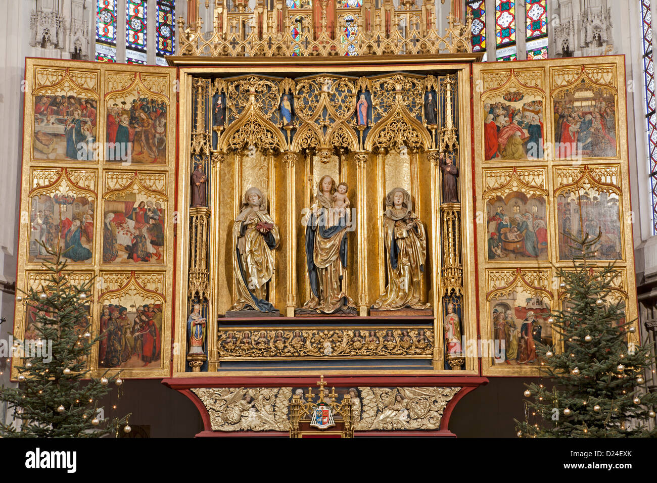KOSICE - Januar 3: Main geschnitzten Flügel Altar der Heiligen Elisabeth gotische Kathedrale aus dem Jahre 1474-1477 Stockfoto