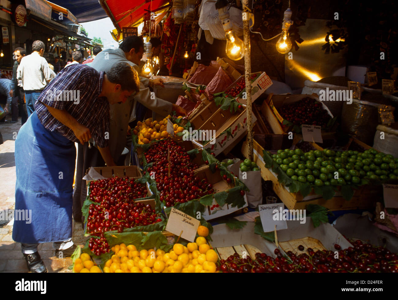 Istanbul Türkei Spice Bazaar - Misir Carsisi - Frucht Stall Stockfoto