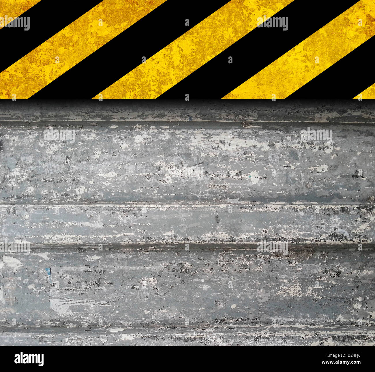 Rustikales Metall Hintergrund mit Warnstreifen Stockfoto