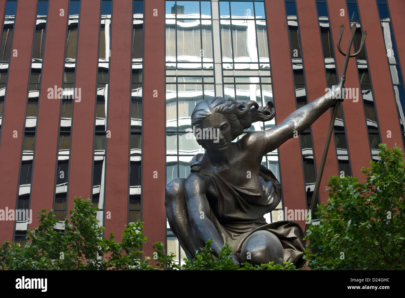 PORTLANDIA SKULPTUR PORTLAND BUILDING SW 5TH AVENUE DOWNTOWN PORTLAND OREGON USA! EDITORIAL NUR! Stockfoto