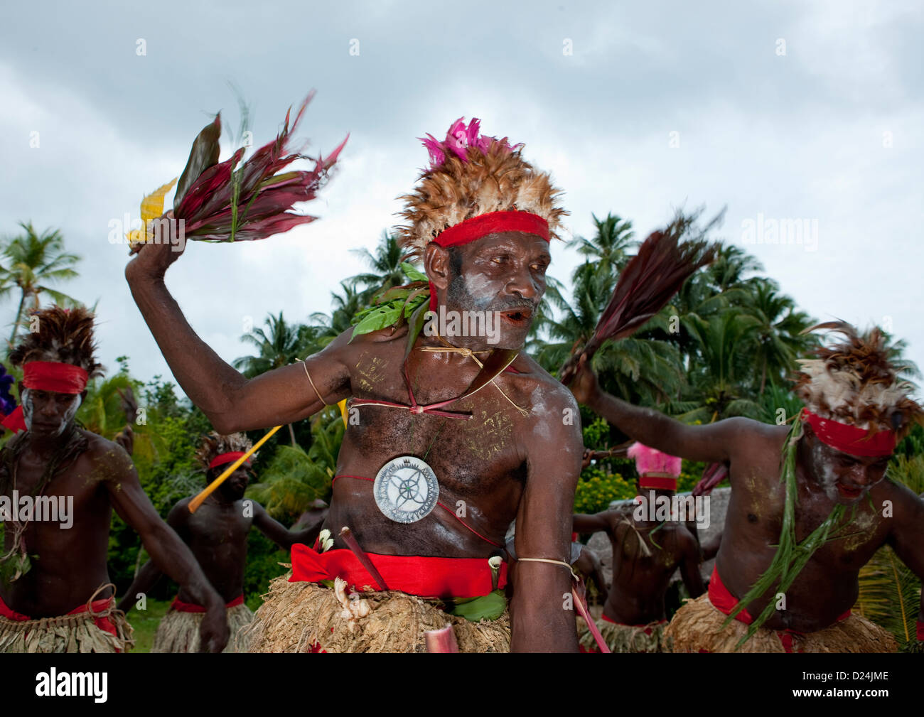 Männer aus Paplieng Stamm Tanz, neue Irland Insel Kavieng, Papua Neu Guinea Stockfoto