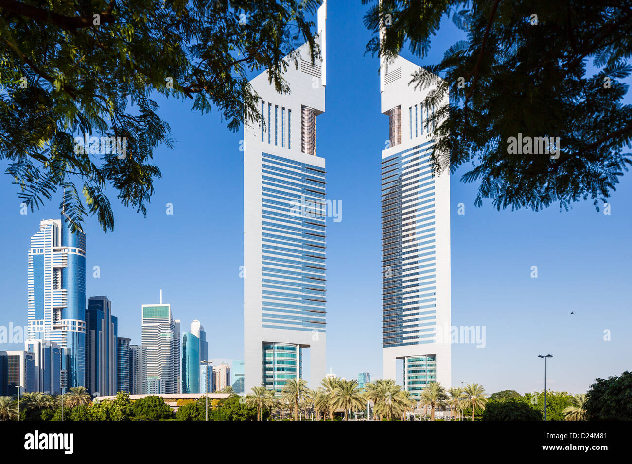 Emirates Towers In Dubai Enthalt Der Emirates Office Tower Und