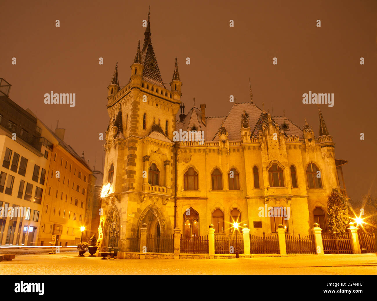 Kosice - Neo gotischen Jakab s Palast in Winterabend Stockfoto