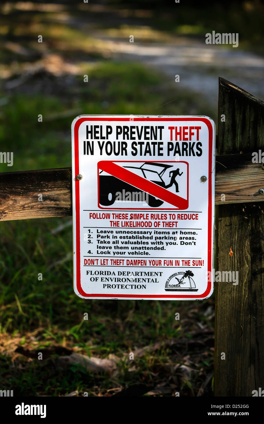 Helfen Sie zu verhindern Diebstahl in Florida State Park Zeichen gesehen Stockfoto