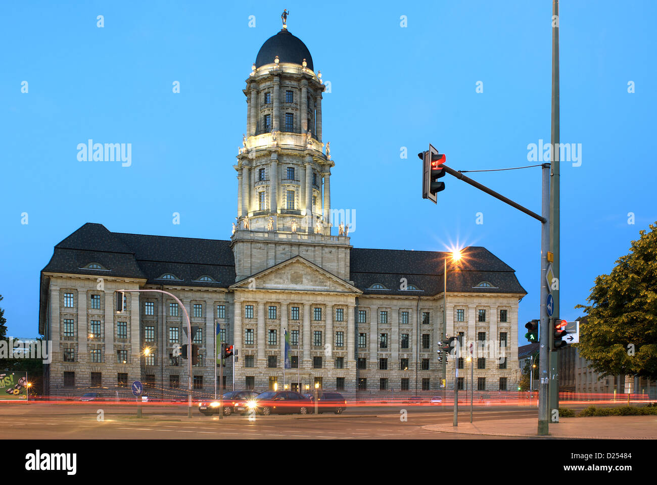 Berlin, Deutschland, alte Stadthaus auf dem Markt für Molke Daemmerung Stockfoto