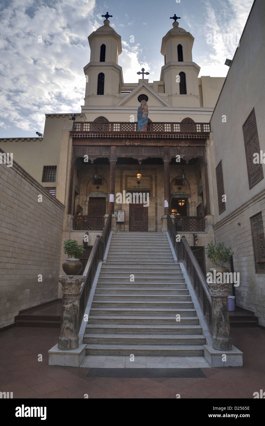 Hängende Kirche (El Muallaqa), Heilige Jungfrau Maria koptische orthodoxe Kirche (c. 19:00). Alte 081125 33544 in Kairo, Ägypten Stockfoto
