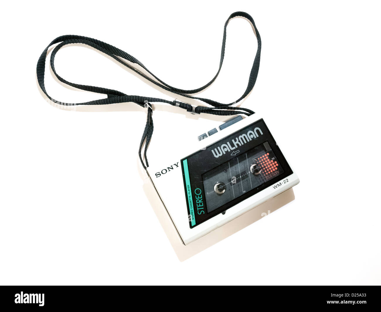 Eine 80er Jahre Sony Walkman WM22 Budget Modell persönliche Stereo-Kassetten-Player auf einem weißen Hintergrund Stockfoto
