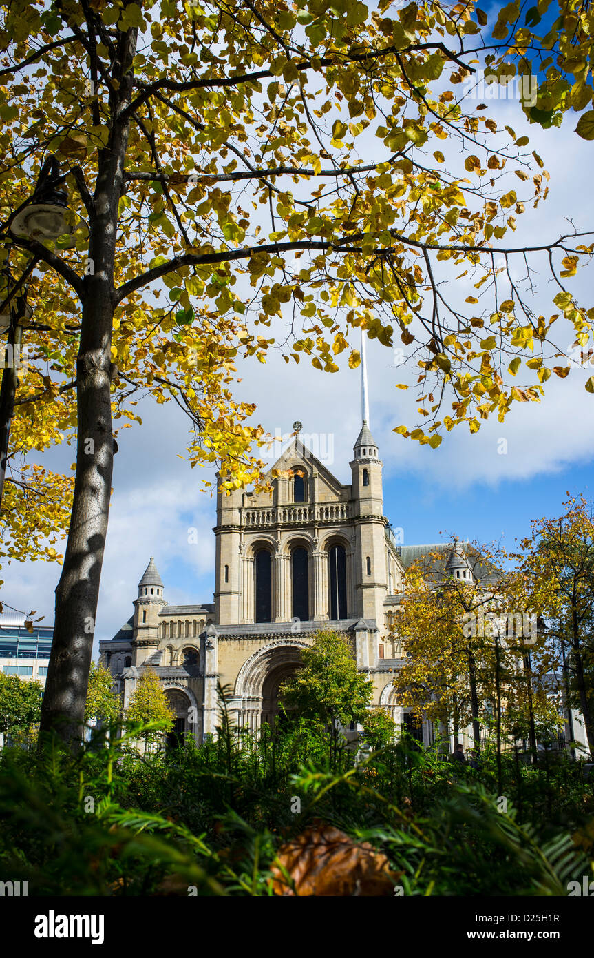 Kathedrale St Annes Church of Ireland und Schriftsteller Sq Belfast Nordirland Stockfoto