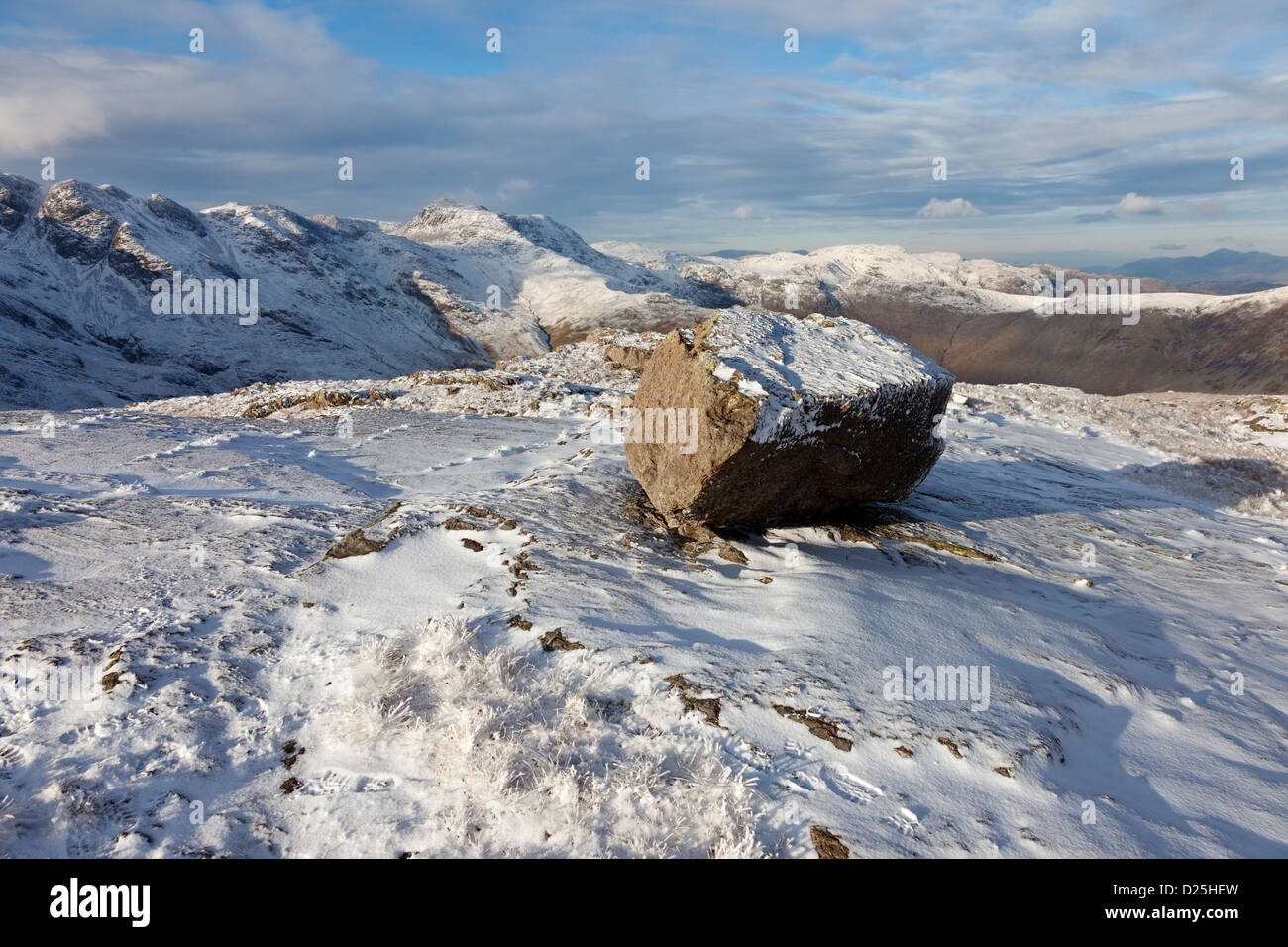 Crinkle Crags und Bogen fiel im Winter von Pike Blisko Seenplatte Cumbria England UK Stockfoto