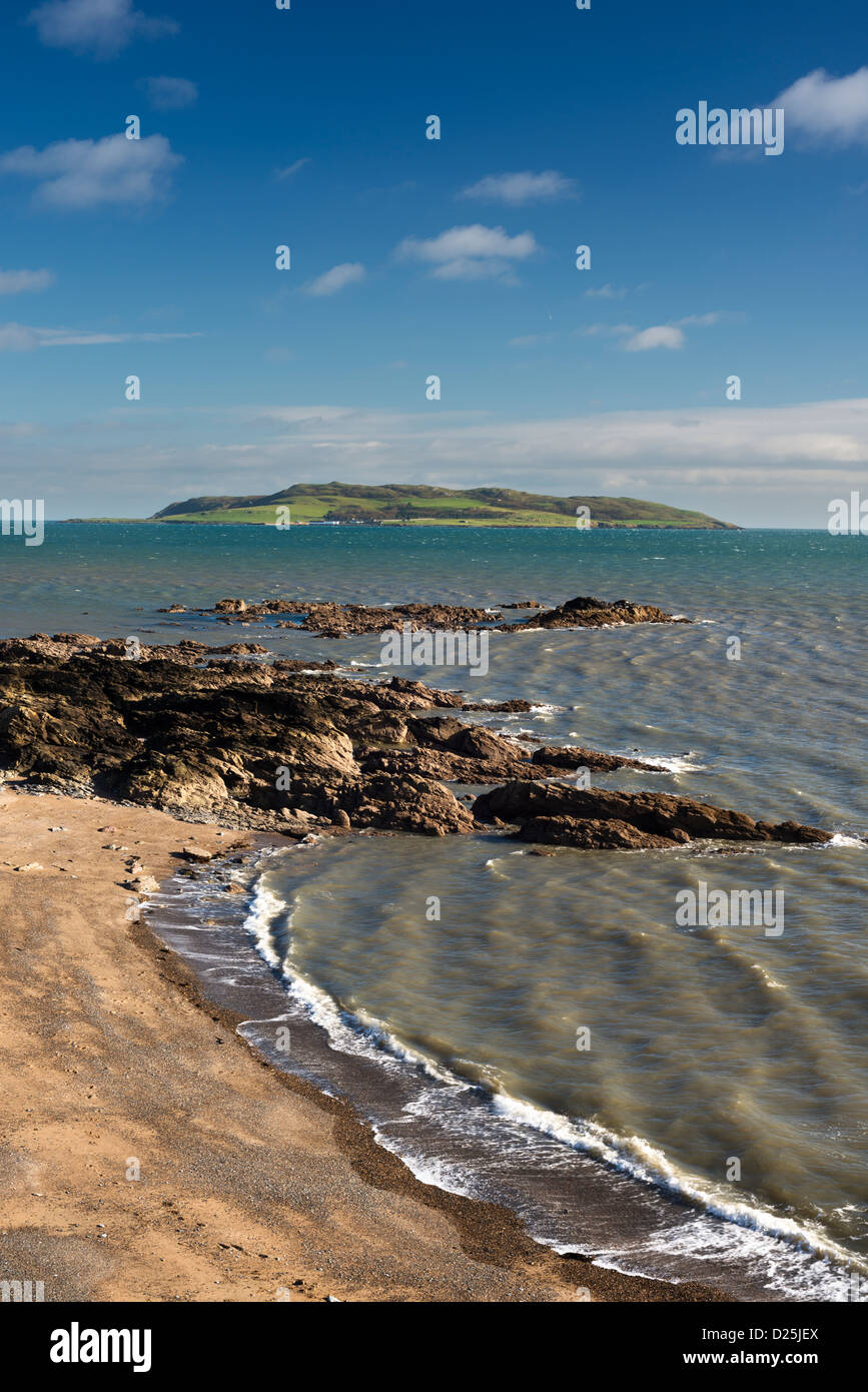 Blick nach Osten von den Klippen zwischen Portrane und Donabate, County Dublin, Irland in Richtung der Insel Lambay Stockfoto