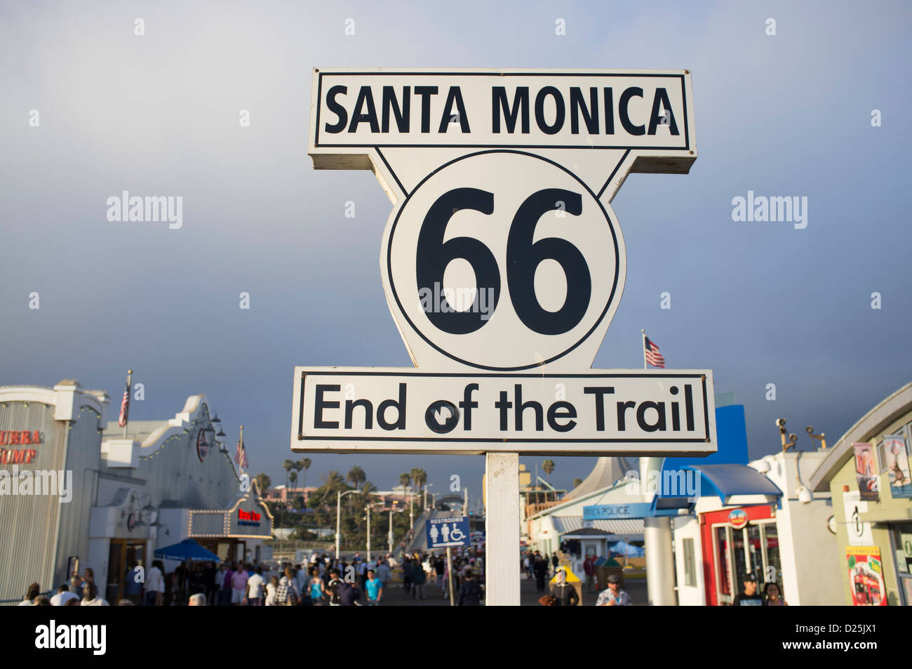 Ende der Route 66 Trail Zeichen am Santa Monica pier Stockfoto