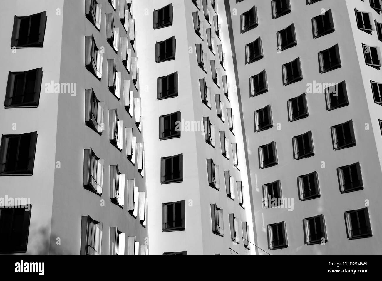 Neuer Zollhof Gebäude, Medienhafen, Düsseldorf City, Nord-Rhein-Westfalen, Deutschland, Europa. Die Gebäude waren designe Stockfoto