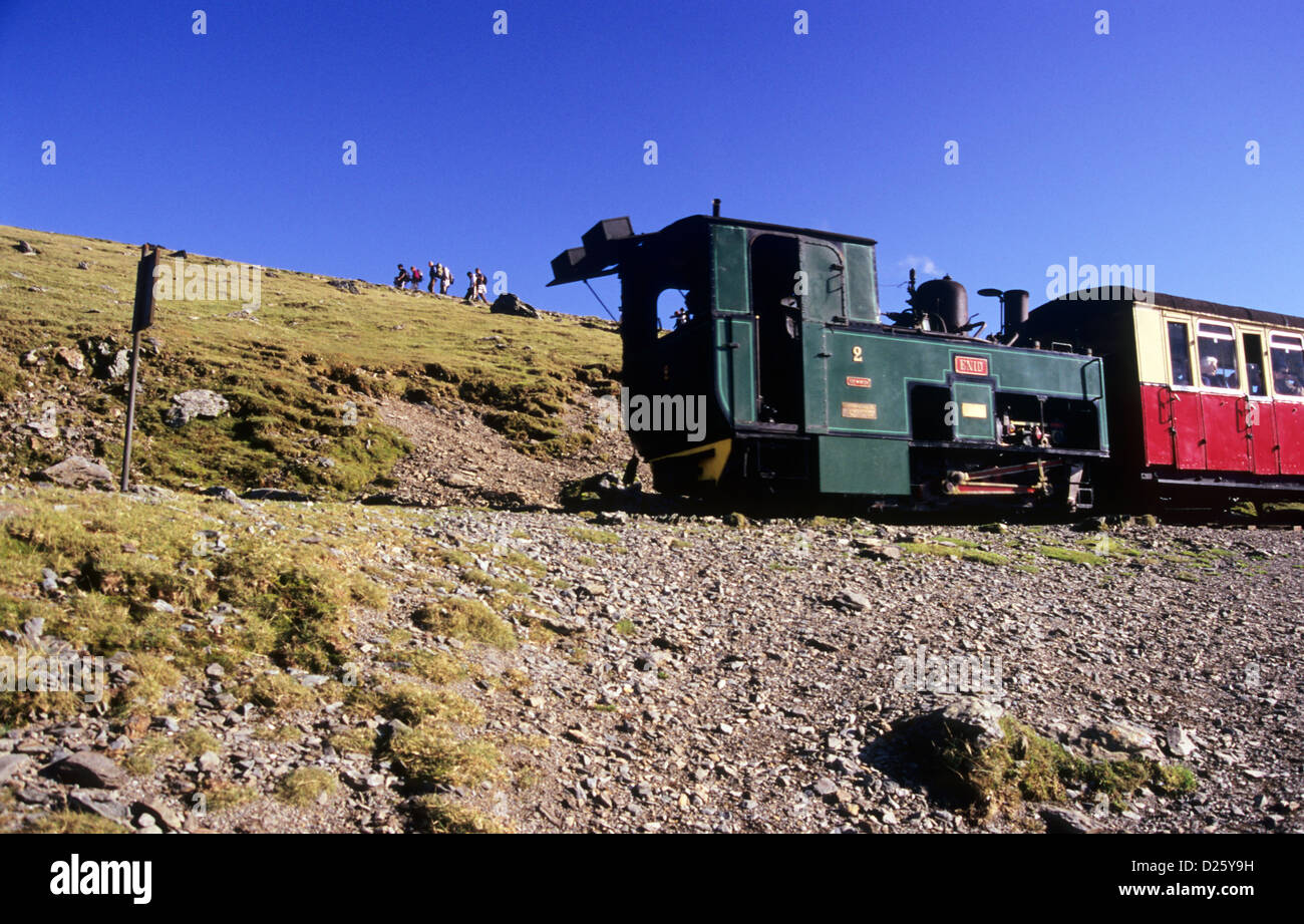 Snowdon, der höchste Berg in Wales, auf einer Höhe von 1.085 Metern (3.560 ft) über dem Meeresspiegel. Befindet sich in Gwynedd, Wales. Stockfoto
