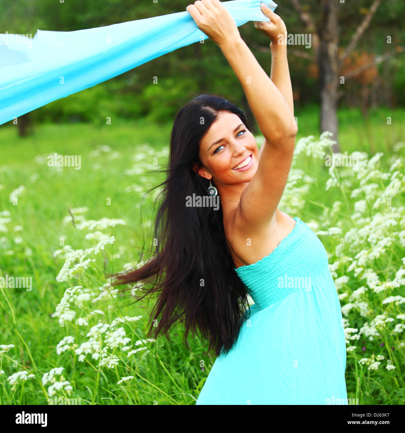 Frau Stoff in Händen fühlen Freiheit Stockfoto