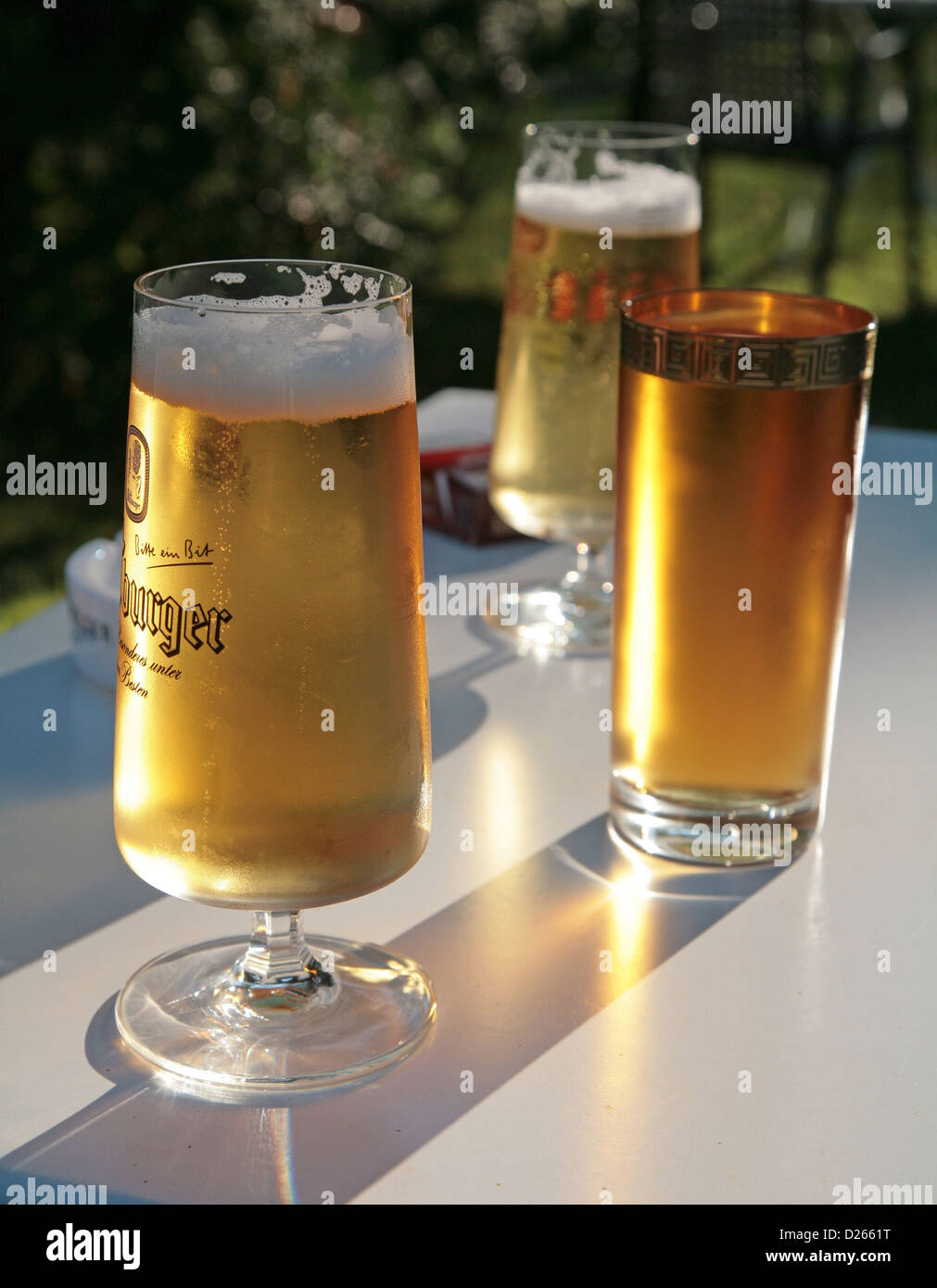 Hamburg, Deutschland, ein Bier, Alster und Apfelsaft Stockfotografie - Alamy