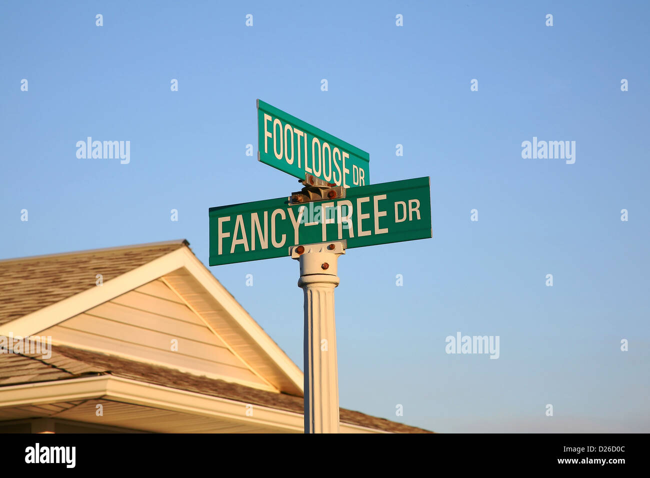 Footloose Fancy-Free Straßenschild Stockfoto