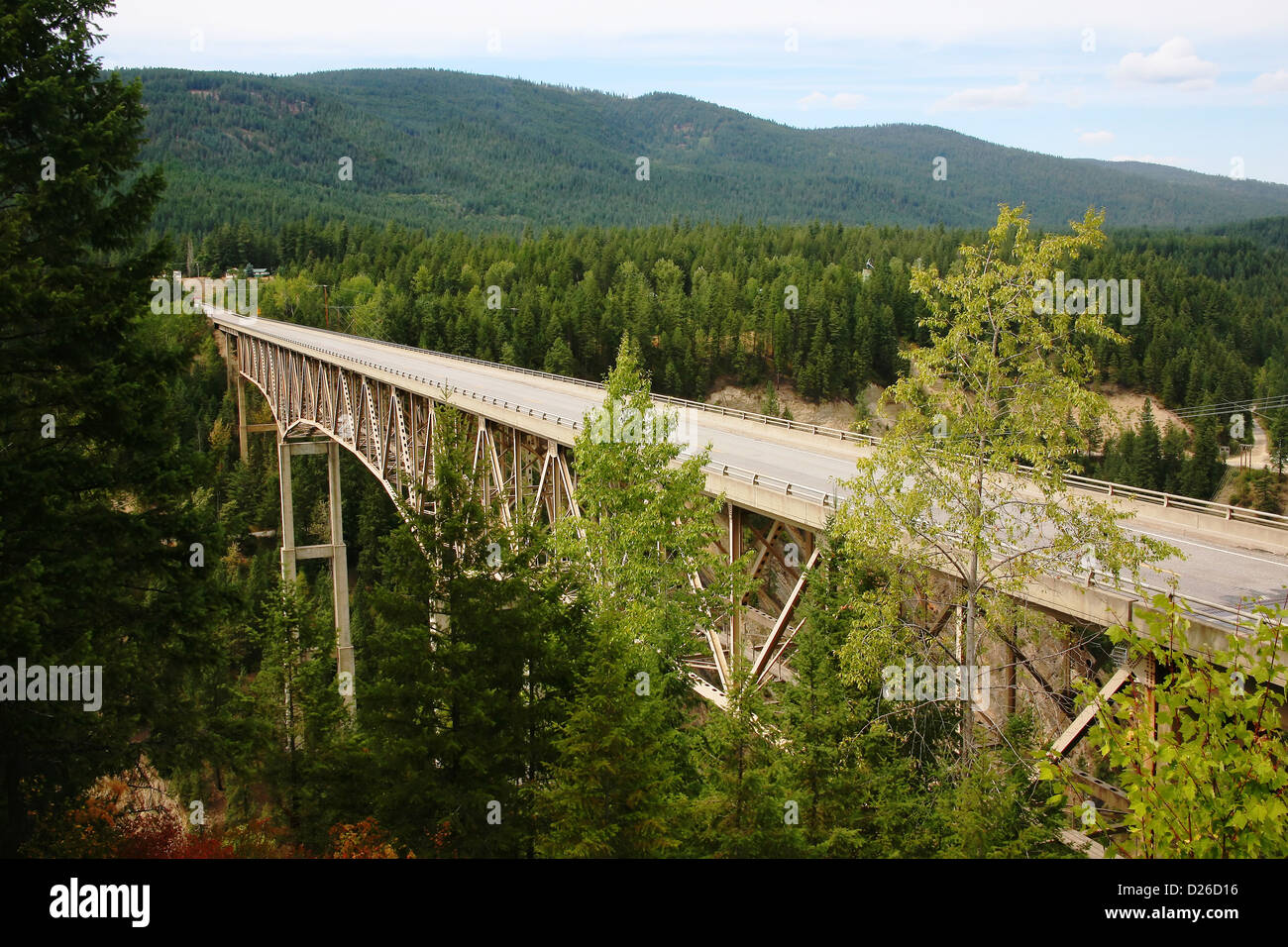 Fachwerk-Stahlbrücke Spannweiten canyon Stockfoto