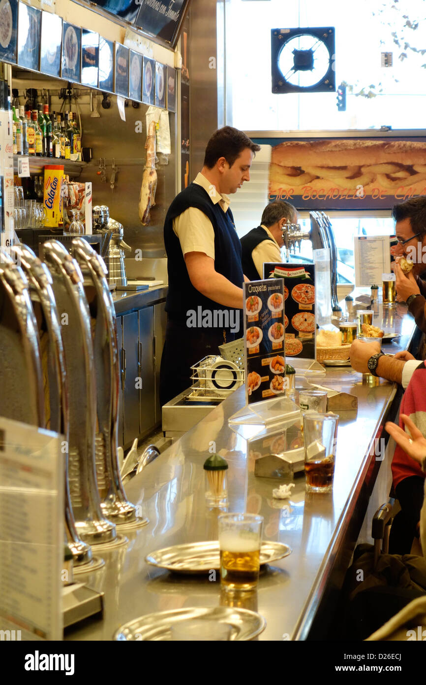 Bar-Madrid Spanien Brillante Calamares Stockfoto