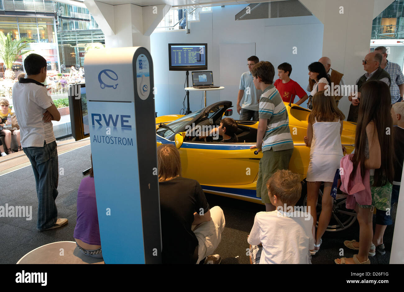 Berlin, Deutschland, wird RWE über aktuelle Auto informieren Stockfoto