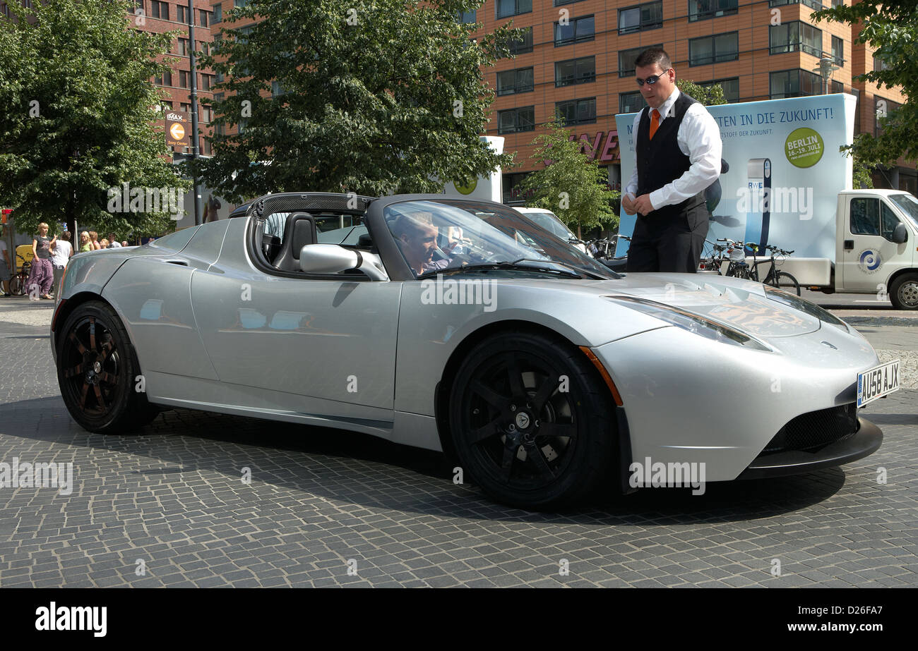 Berlin, Deutschland, einen Tesla Roadster mit Elektroantrieb Stockfoto