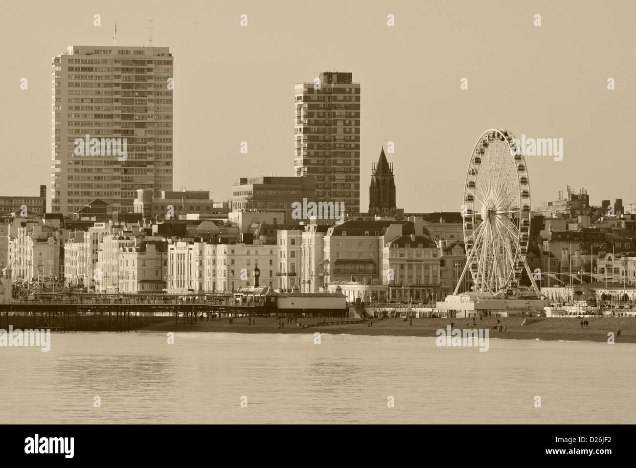 Ein Blick auf Brighton Seafront. Vereinigtes Königreich. Sepia Stockfoto