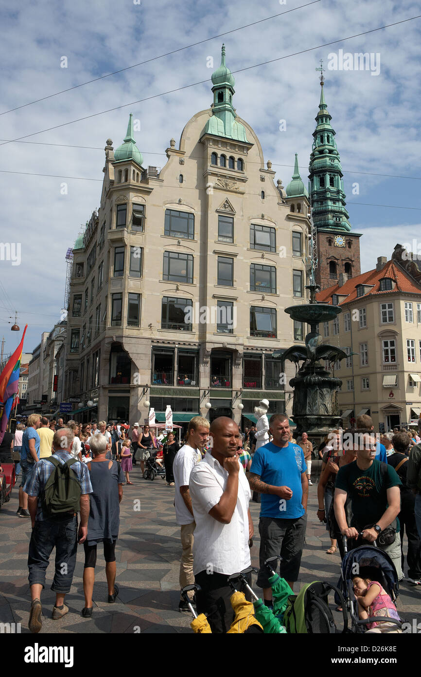 Kopenhagen, Dänemark, mit dem ganzen Trubel am Amagertorv Hoibrohus Stockfoto
