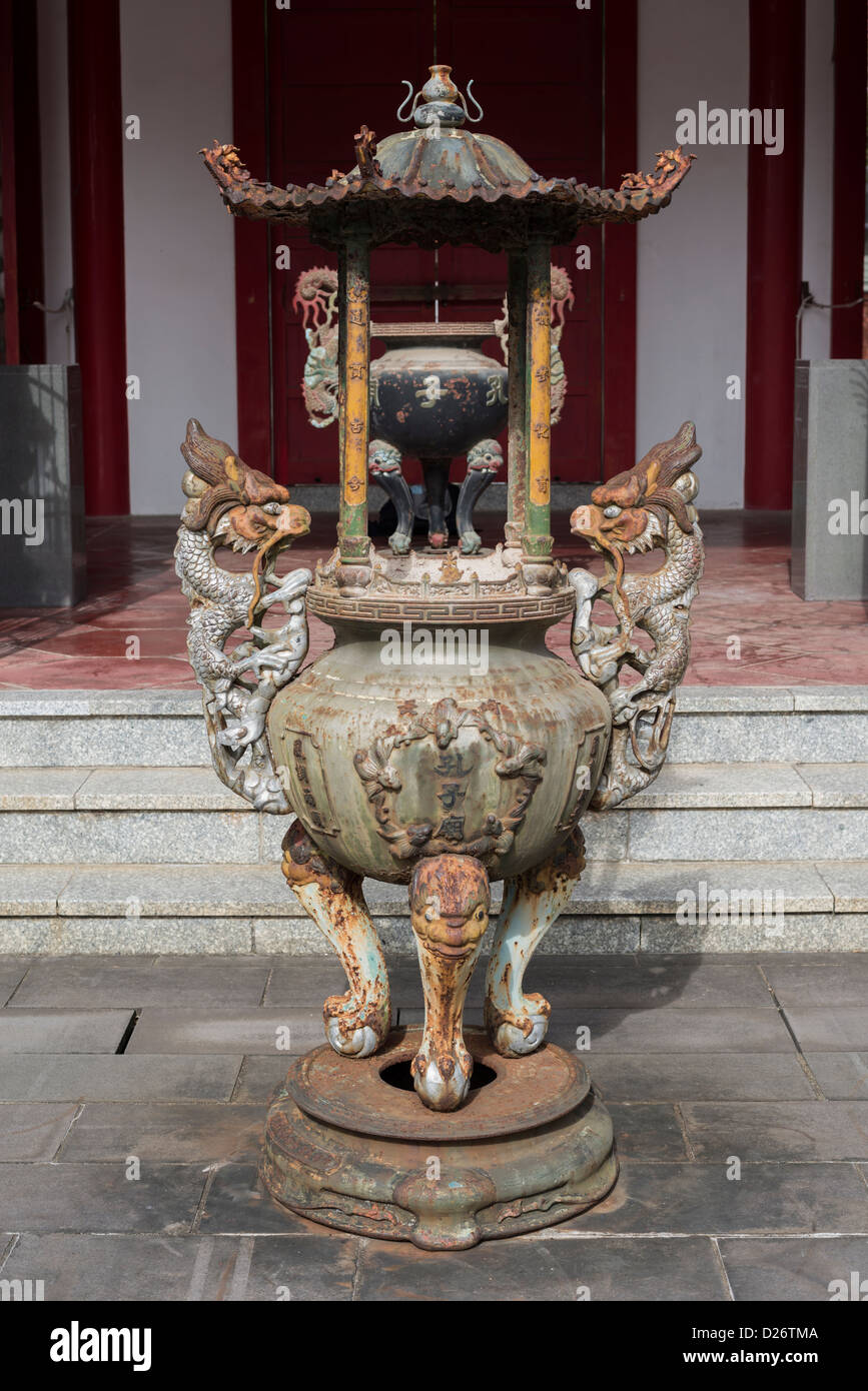 Weihrauch, brennenden Ofen oder Räuchergefäß, Konfuzius Schrein, Nagasaki, Japan Stockfoto