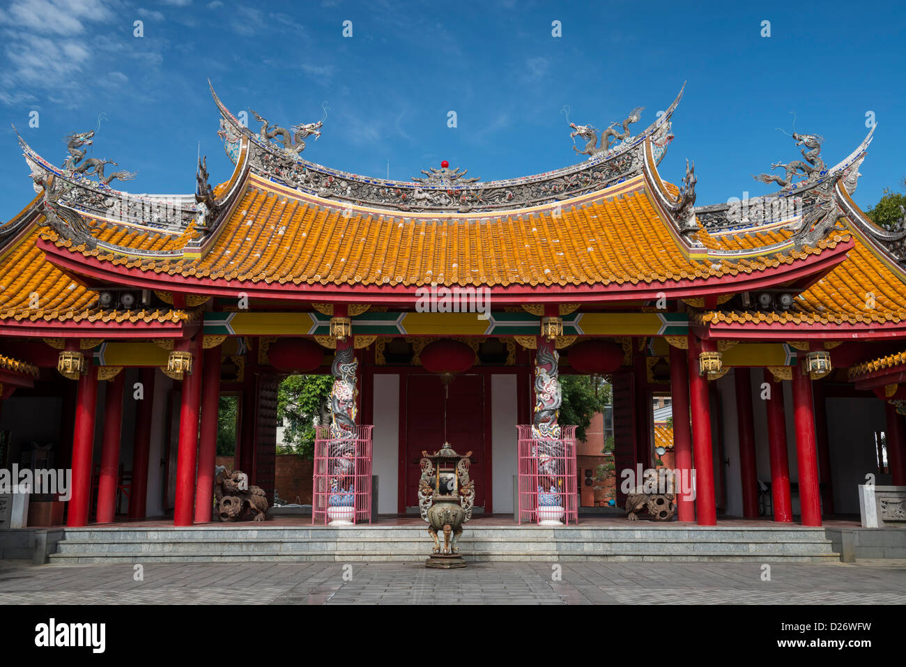 Eingang Tor und Hall, Konfuzius Schrein in Nagasaki in Japan Stockfoto