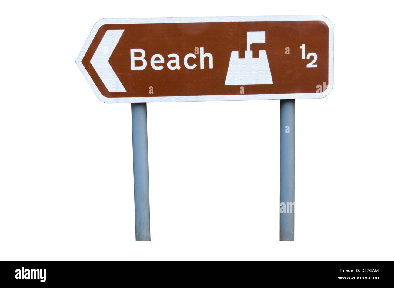 Braune touristische Wegweiser zum Strand mit einer Sandburg-symbol Stockfoto