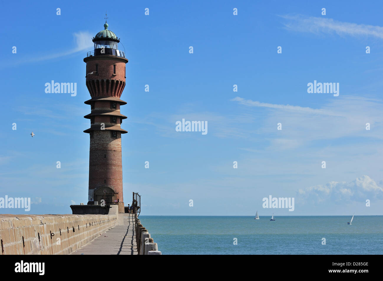Der Leuchtturm Feu de Saint-Pol bei Dünkirchen / Dunkerque, Nord-Pas-de-Calais, Frankreich Stockfoto