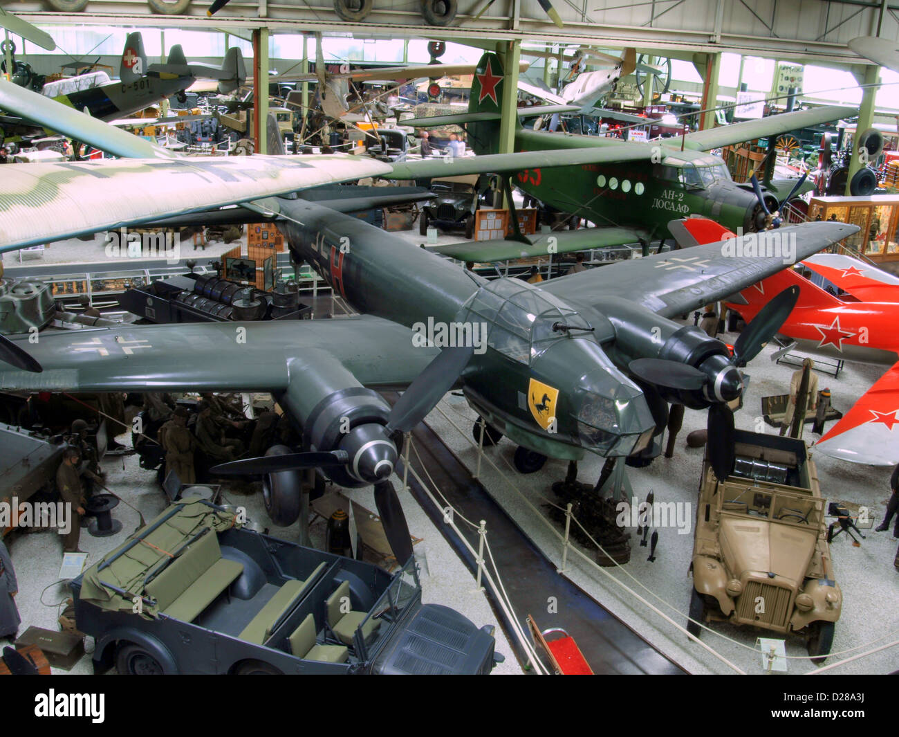 Die Junkers Ju 88A-4 'UH-4V' wird im Auto & Technic Museum in Sinsheim ausgestellt. Dieses Flugzeug war ein Schlüsselbomber der deutschen Luftwaffe im Zweiten Weltkrieg Stockfoto