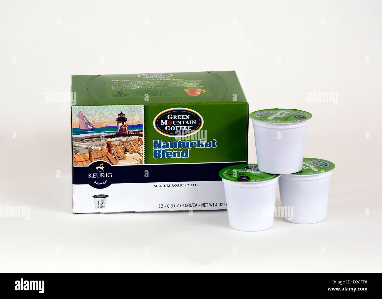 Eine Schachtel mit K-Cup Nantucket Mischung Green Mountain Coffee. Drei k-Cups auf dem Display. Stockfoto