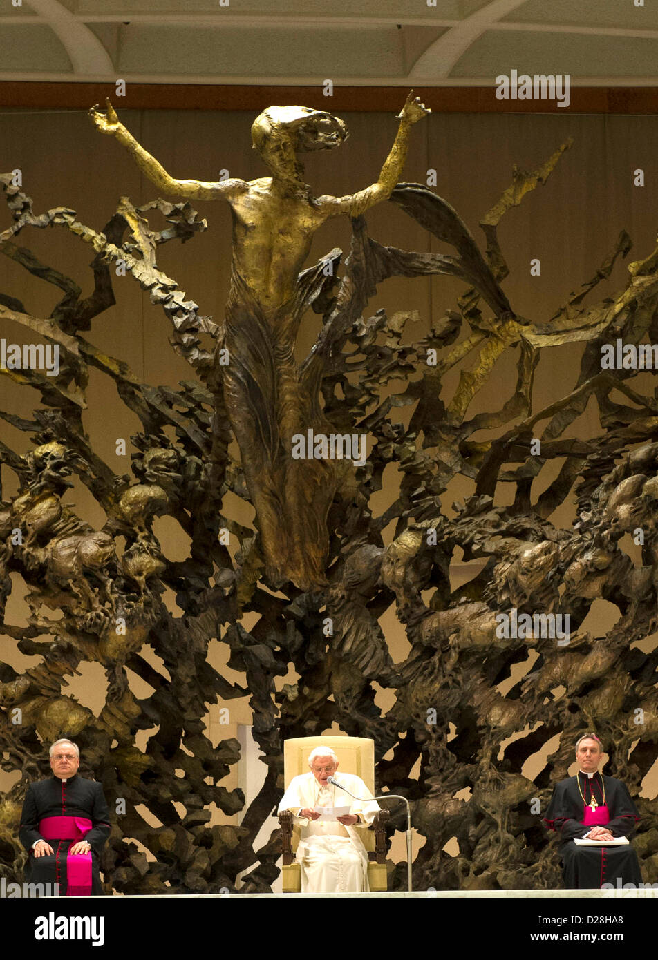 Rom, Italien. 16. Januar 2013. Papst Benedict XVI. im Vatikan 16. Januar 2013 in Rom, Italien. Der Papst hielt eine Audienz bei US-Verteidigungsminister Leon Panetta und dankte ihm für die Hilfe, die Welt zu schützen. Bildnachweis: DOD Photo / Alamy Live News Stockfoto