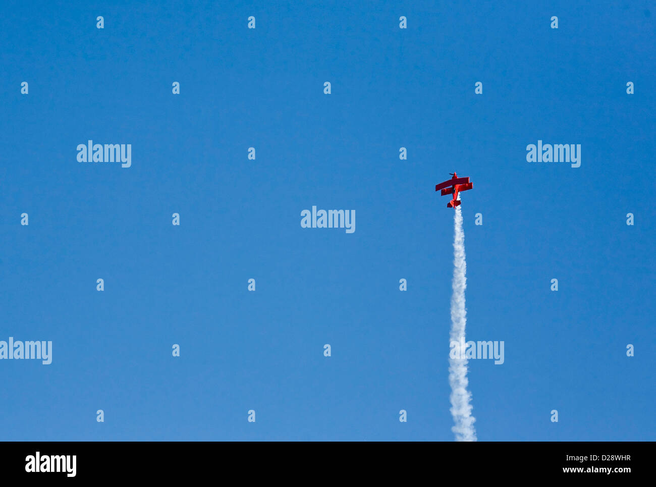 Roten Stunt Flugzeug Stockfoto