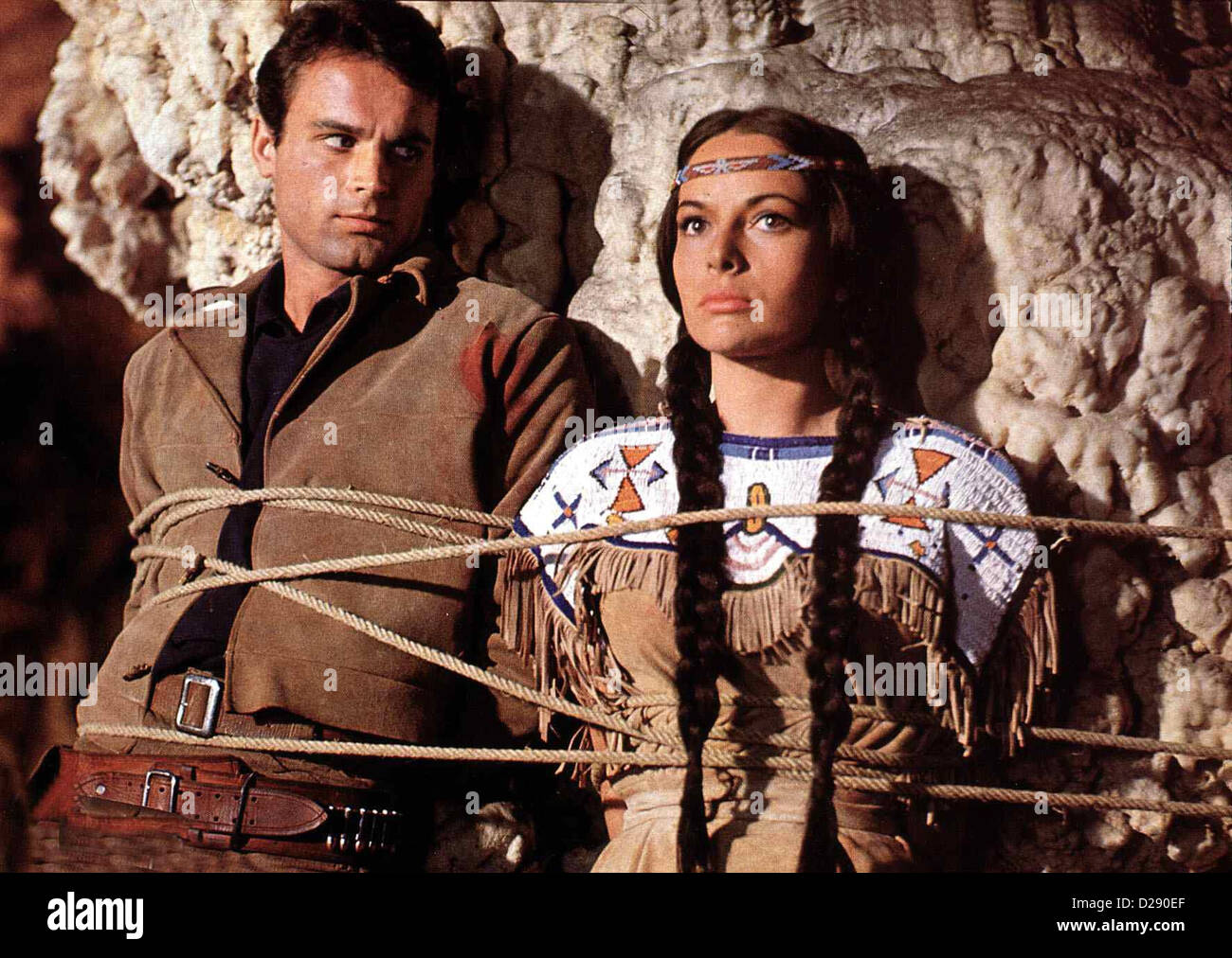 Ii Ii. Mario Girotti, Karin Dor Lt. Merril (Mario