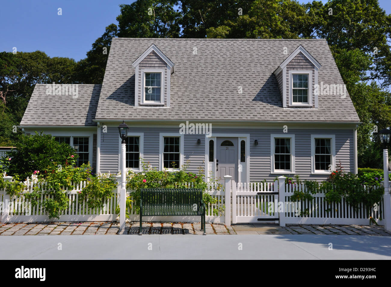 Cape Cod Style House Stockfotos Und Bilder Kaufen Alamy Cape Cod Style House Stockfotos Und Bilder Kaufen Alamy