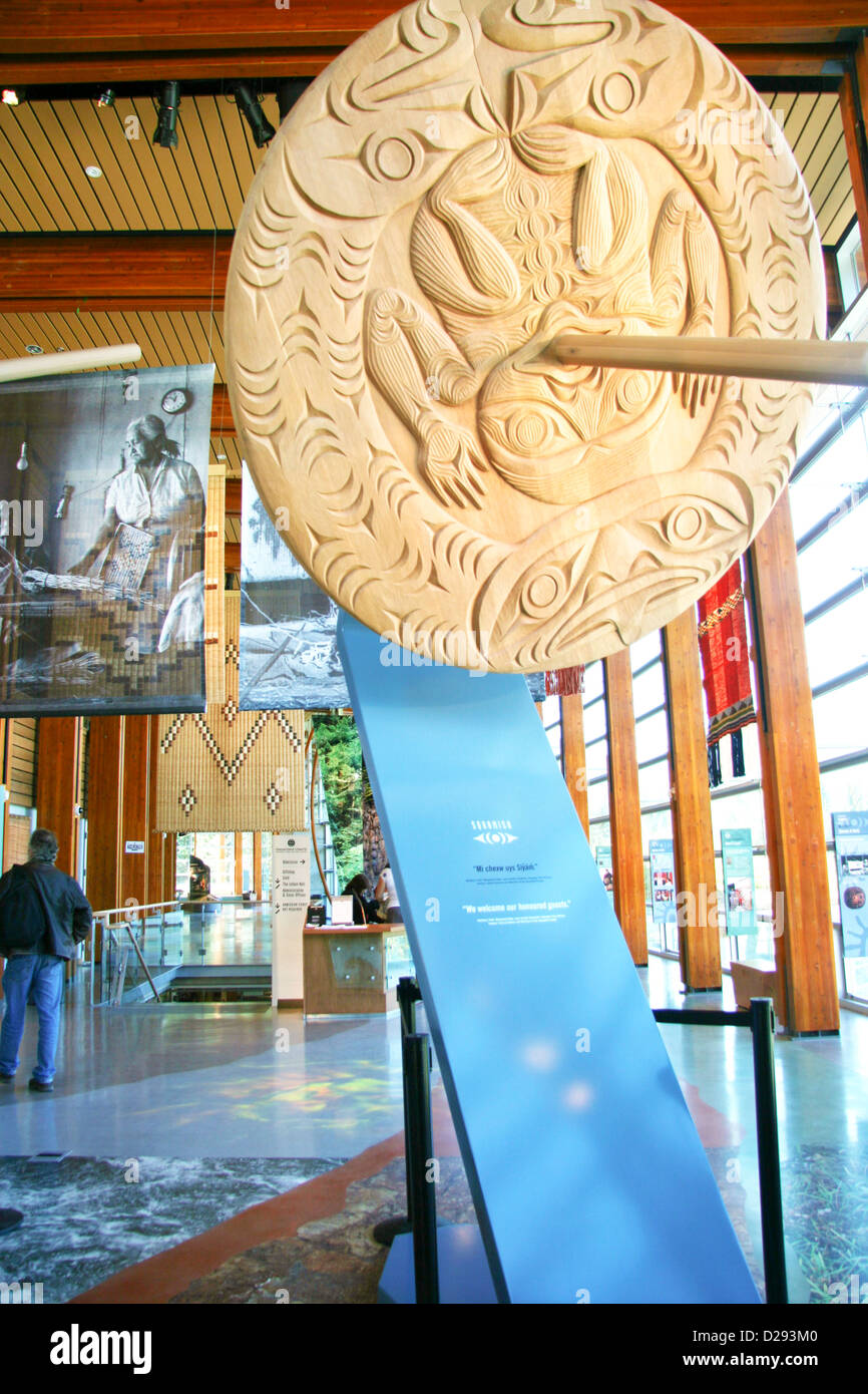 Innenraum-Eintrag von Squamish Lil'Wat Kulturzentrum In Whistler, b.c., Kanada Stockfoto