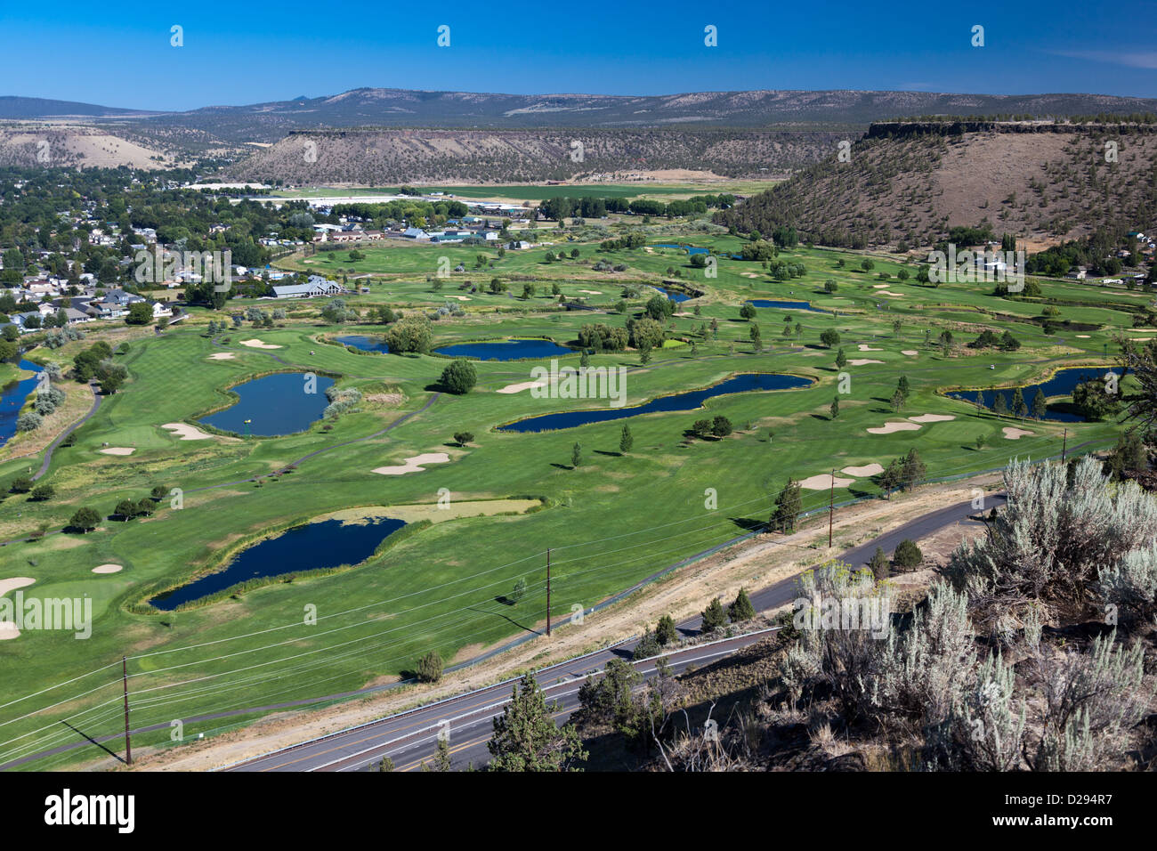 Blick über den Golfplatz in Prineville vom Ochoco State Park, Crook County, Oregon, Vereinigte Staaten von Amerika Stockfoto