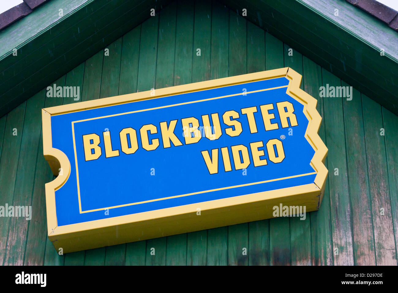 Ticket-Logo über dem Eingang zum Blockbuster-Zweig. Stockfoto