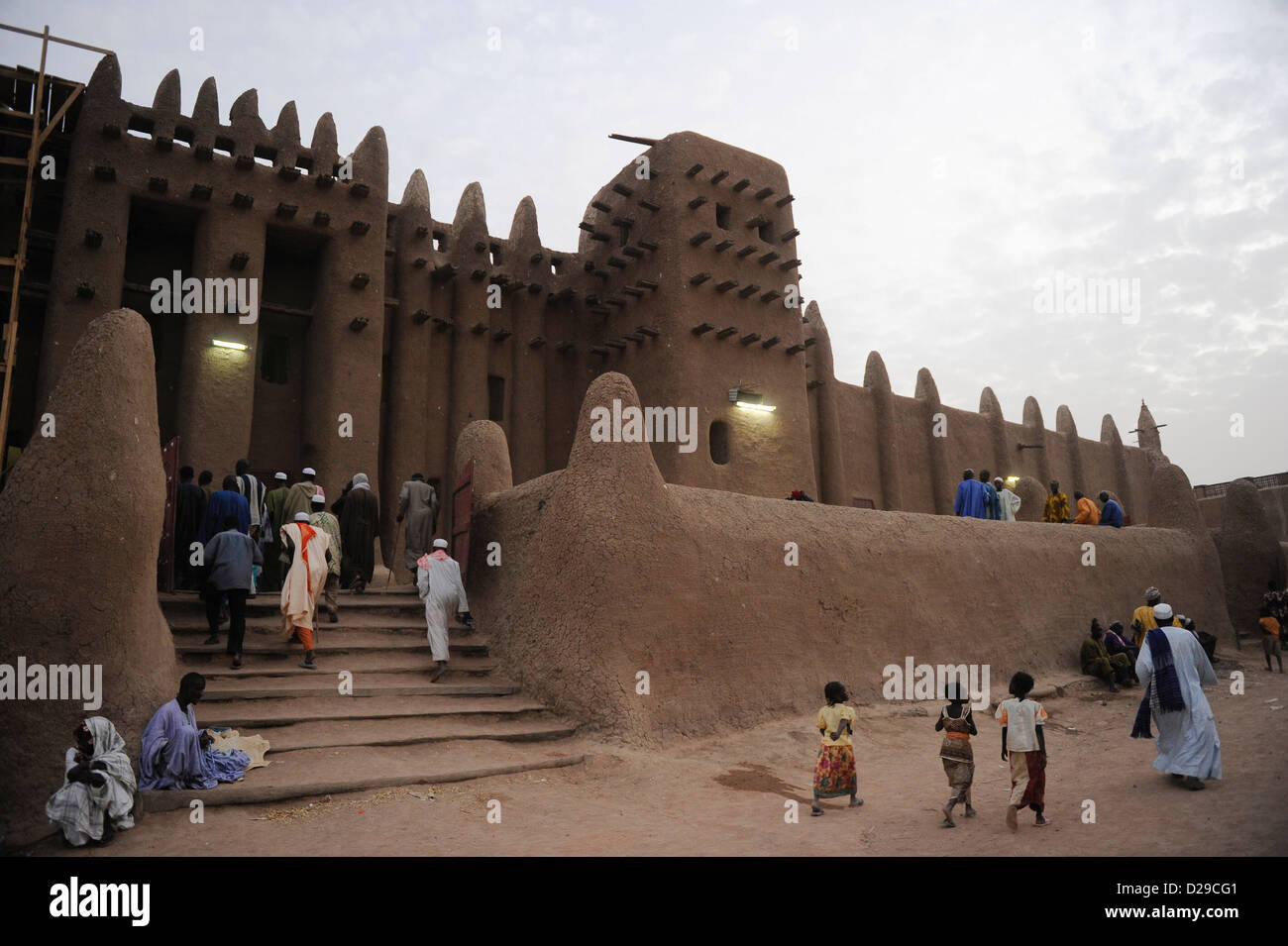 MALI Djenne, aus Lehm-Moschee zu bauen ist UNESCO-Welterbe, Abendgebet Stockfoto