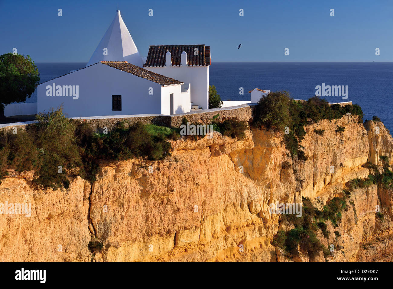 Portugal, Algarve: Mittelalterliche Kapelle Nossa Senhora da Rocha Stockfoto
