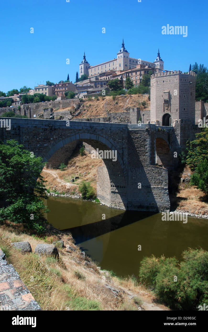 Der Alcazar von Toledo, über den Fluss Tegus Stockfoto