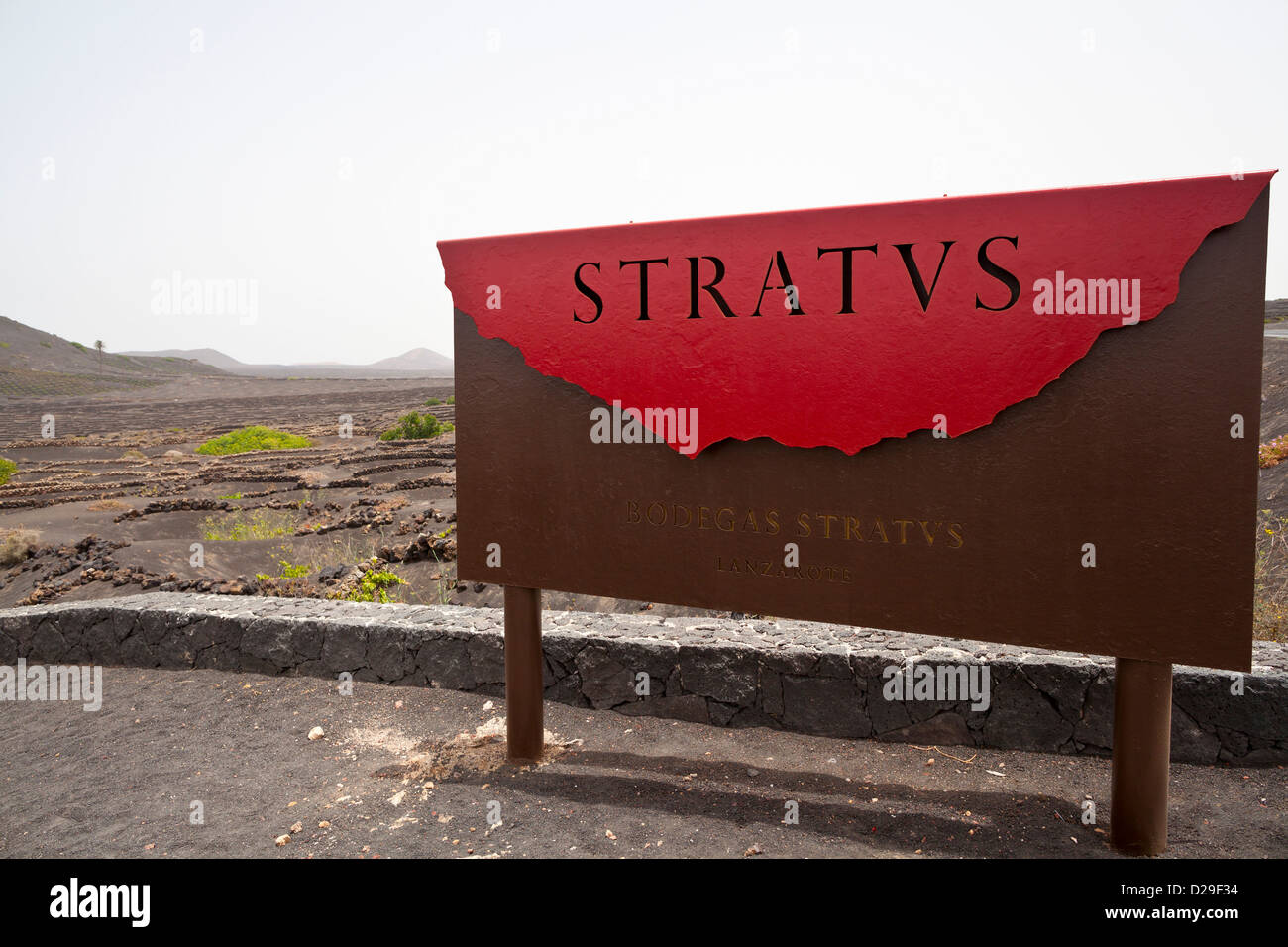 Zeichen des Weinguts Bodega Stratvs - La Geria, Lanzarote, Kanarische Inseln, Spanien, Europa Stockfoto