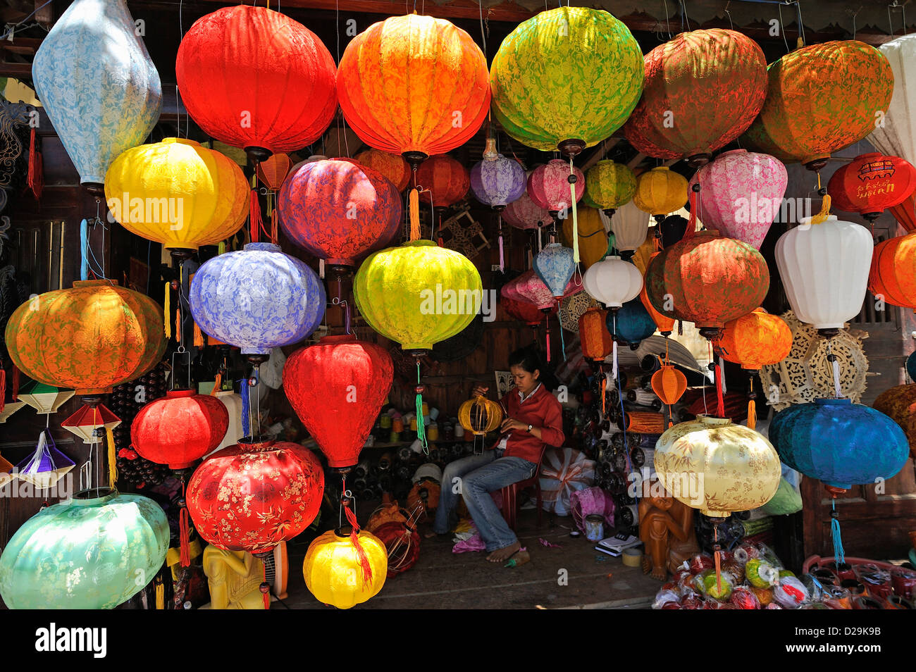 Laternen hängen im Shop, Hoi an, Vietnam Stockfoto