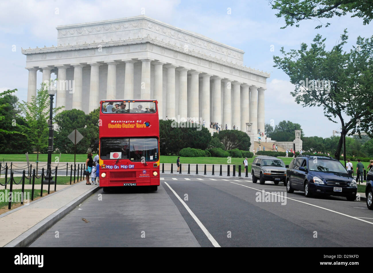 Double Deck-Tour-Bus am Lincoln Memorial Stockfoto