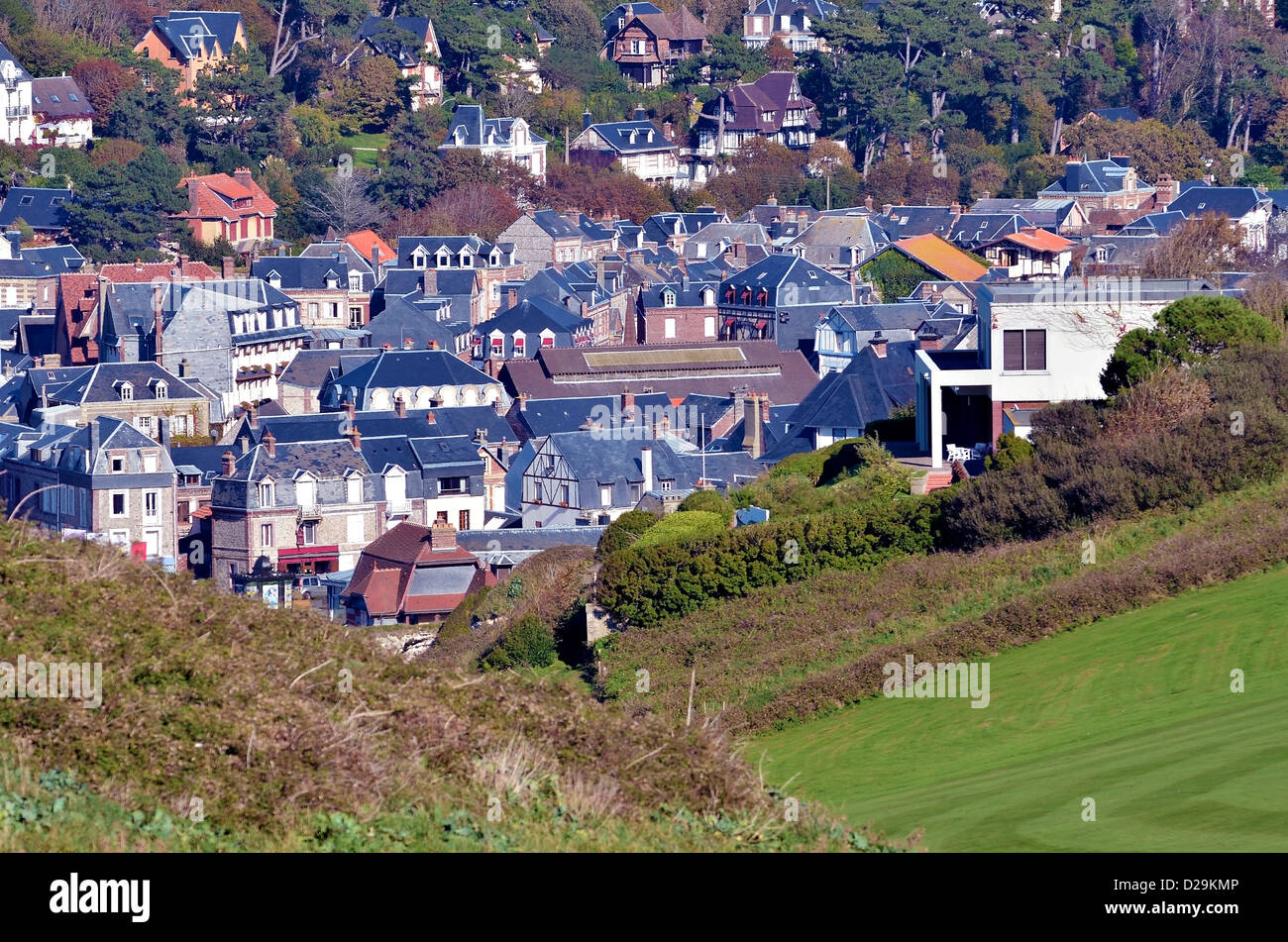 Luftaufnahme des berühmten Dorf Etretat, Gemeinde im Département Seine-Maritime in der Region Haute-Normandie in Frankreich Stockfoto