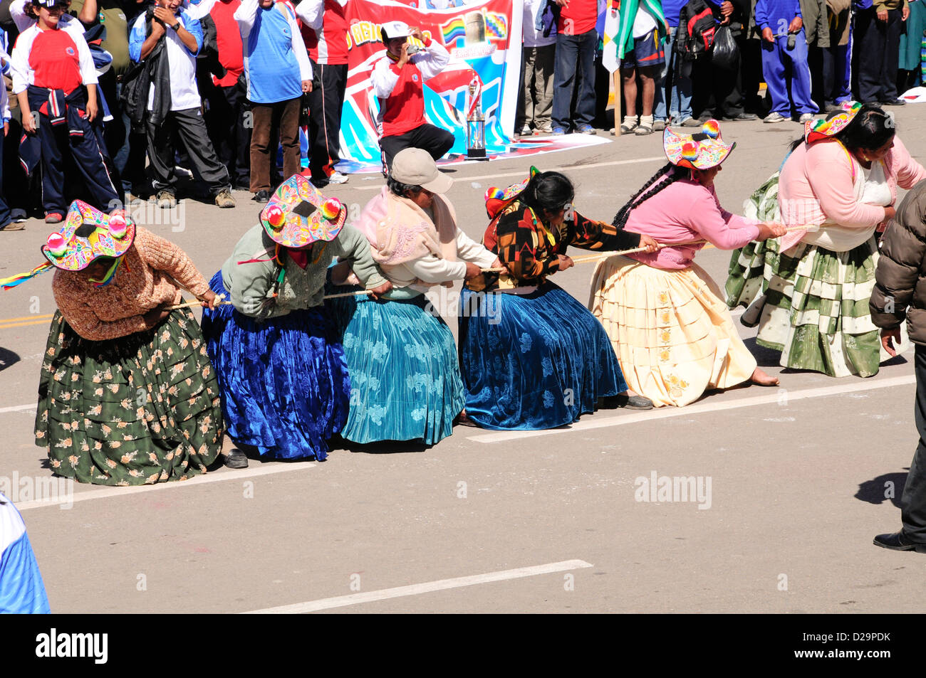 Tauziehen, Puno, Peru Stockfoto