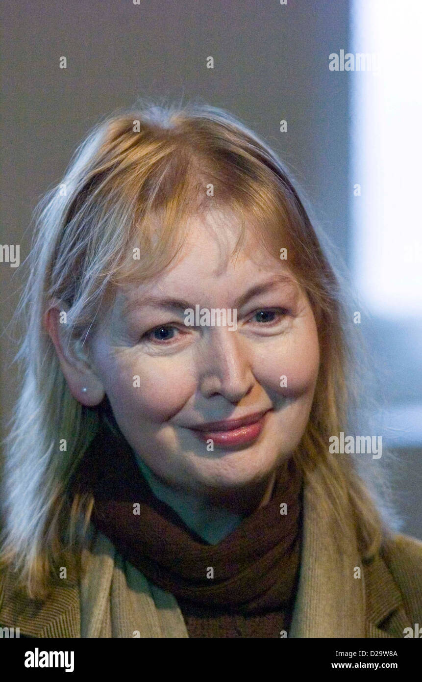 Die zurückgezogene Folk-Sängerin Mary Hopkin einen seltenen öffentlichen Auftritt einen Frühling Messe Veranstaltung in Ponterdawe, UK. Stockfoto