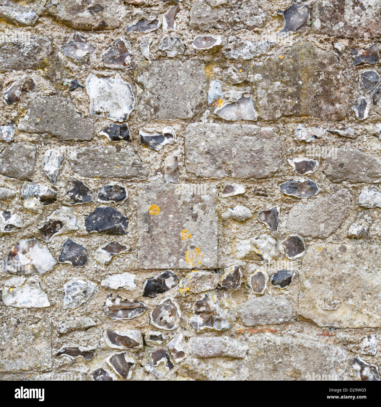 Nahaufnahme des Mauerwerks auf einer alten Steinmauer Stockfoto