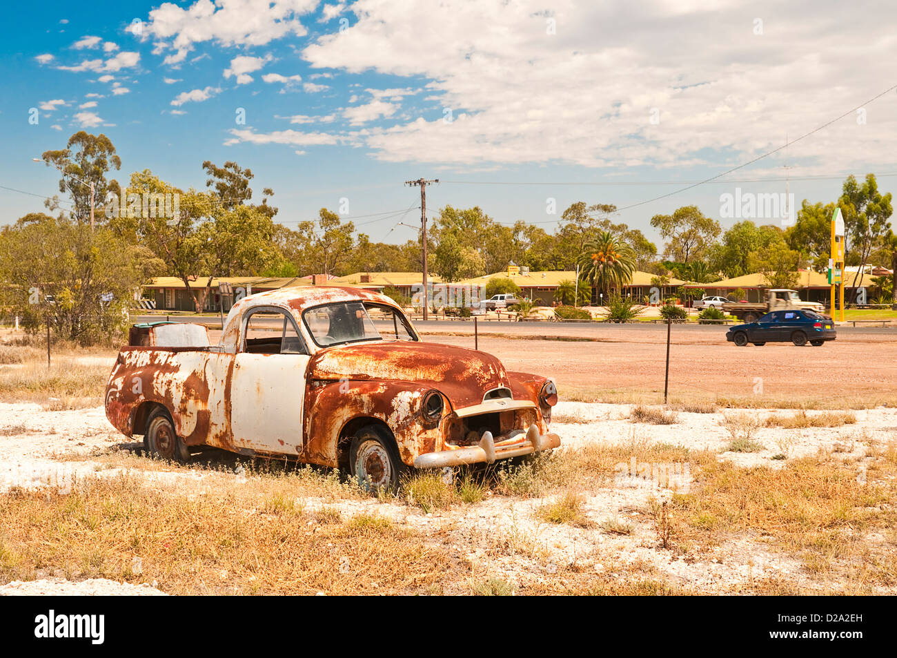 Rusty Ute bei Lightning Ridge, New South Wales, Australia Stockfoto